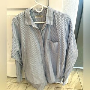 Abercrombie and Fitch pinstripe shirt! Soft/ light weight! Long. Super cute!